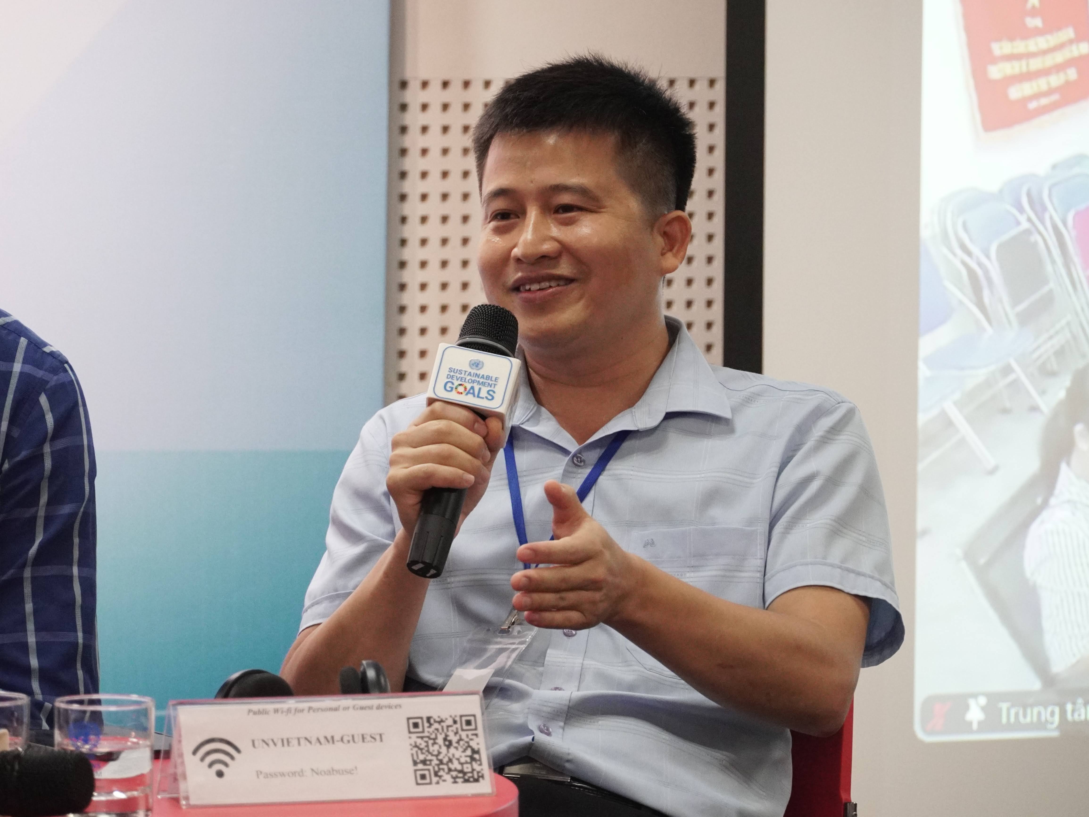Ông Nguyễn Đức Mạnh, Phó Giám đốc Trung tâm phục vụ hành Chính công tỉnh Hà Giang
