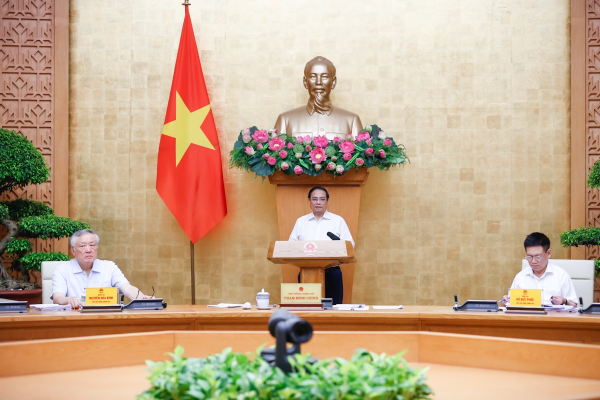 Thủ tướng đề nghị các đồng chí Bộ trưởng chỉ đạo tiếp thu nghiêm túc, đầy đủ các ý kiến xác đáng, hoàn thiện các dự án luật theo quy định của Luật Ban hành văn bản quy phạm pháp luật và các văn bản có liên quan để trình Quốc hội tại Kỳ họp thứ 8, tháng 10/2024 - Ảnh: VGP