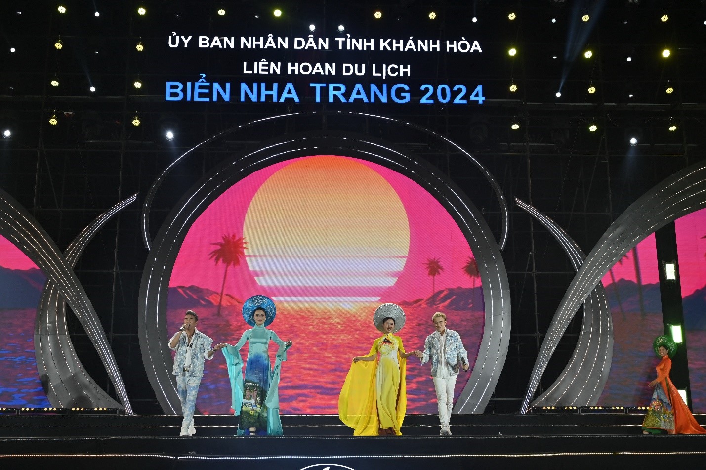 Li&ecirc;n hoan Du lịch Biển Nha Trang 2024 c&oacute; chủ đề 