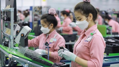 Exports of phone and accessories hit $34.8 bln as of August 15