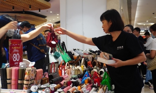 Dịp lễ 2/9: TP.HCM khuyến mãi hàng hiệu giảm giá tới 80% tại City Sale