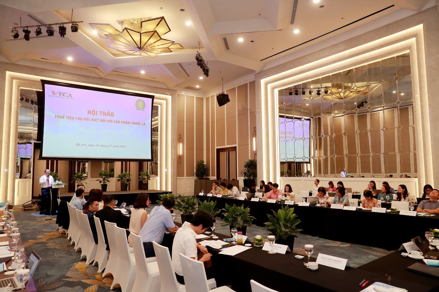 Ông Vi Nông Trường, Phó Bí thư Huyện ủy, Chủ tịch UBND huyện Chi Lăng bày tỏ ý kiến nếu tăng sốc thuế sẽ gây bất lợi rất lớn cho các địa phương có vùng trồng nguyên liệu thuốc lá, tạo ra gánh nặng lớn về mặt kinh tế và an sinh xã hội.