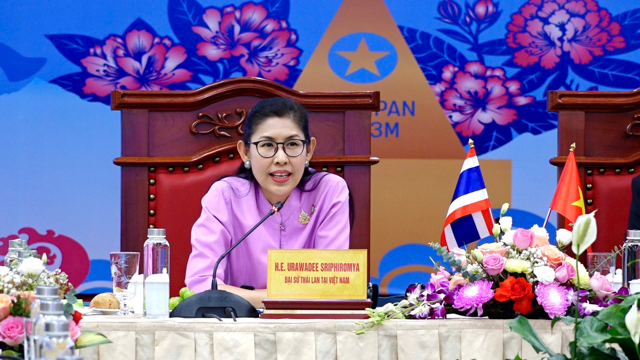 Bà Urawadee Sriphiromya, Đại sứ Thái Lan tại Việt Nam, phát biểu tại tọa đàm. Ảnh: Trần Sơn.