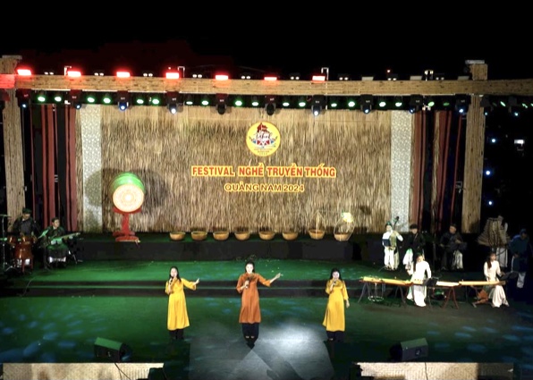 Một tiết mục văn nghệ chào mừng khai mạc Festival Nghề truyền thống - Quảng Nam 2024.