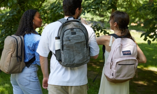 Sôi động thị trường đồ dùng học tập trước thềm năm học mới