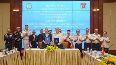 Vietnam and Thailand ink MoU on maritime law enforcement cooperation