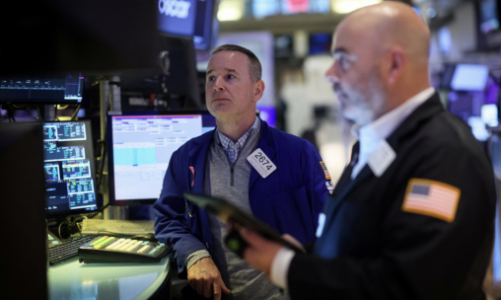 Dow Jones lập kỷ lục mới, giá dầu tăng gần 2% vì mối lo nguồn cung từ Trung Đông