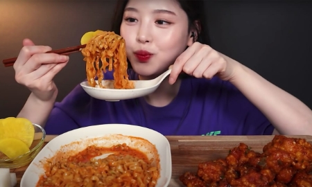 Ảnh: Eat with Boki - Youtuber chuyên làm mukbang nổi tiếng