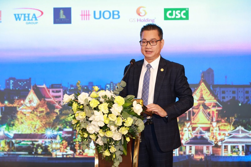 Ông Nguyễn Đình Nam, Giám đốc Điều hành IPA Vietnam, chia sẻ thông tin về môi trường đầu tư Việt Nam với các doanh nghiệp Thái Lan.