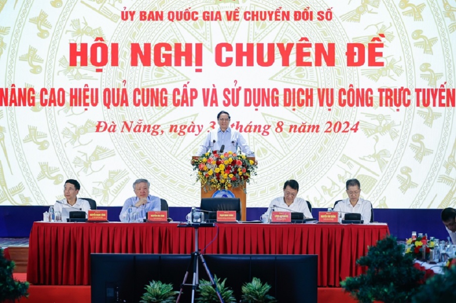 Thủ tướng Chính phủ Phạm Minh Chính phát biểu khai mạc Hội nghị trực tuyến toàn quốc chuyên đề nâng cao hiệu quả cung cấp và sử dụng dịch vụ công trực tuyến. Ảnh: VGP.