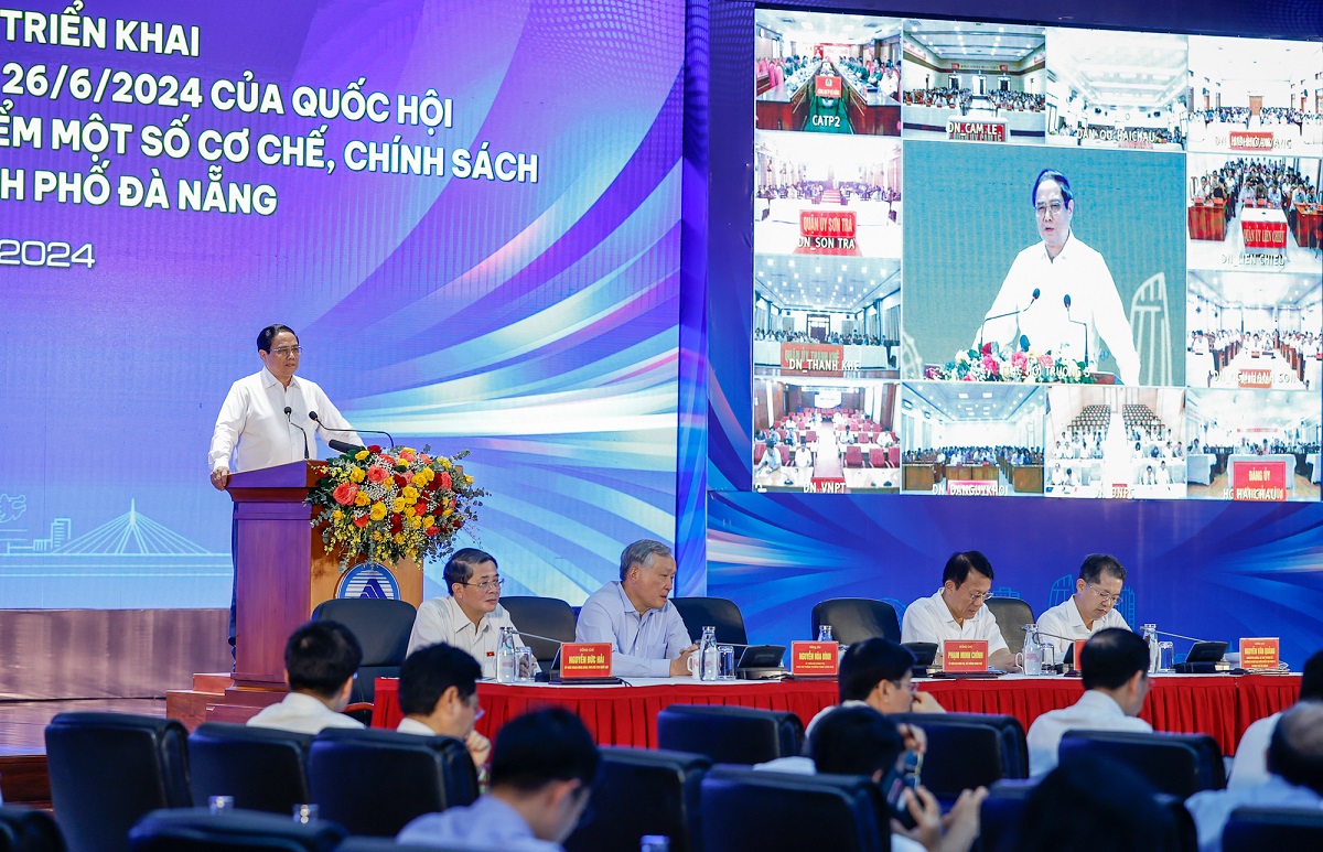 Thủ tướng đề nghị các bộ, ngành và thành phố Đà Nẵng tập trung triển khai thực hiện 9 nhóm nhiệm vụ trọng tâm.  Ảnh: VGP.