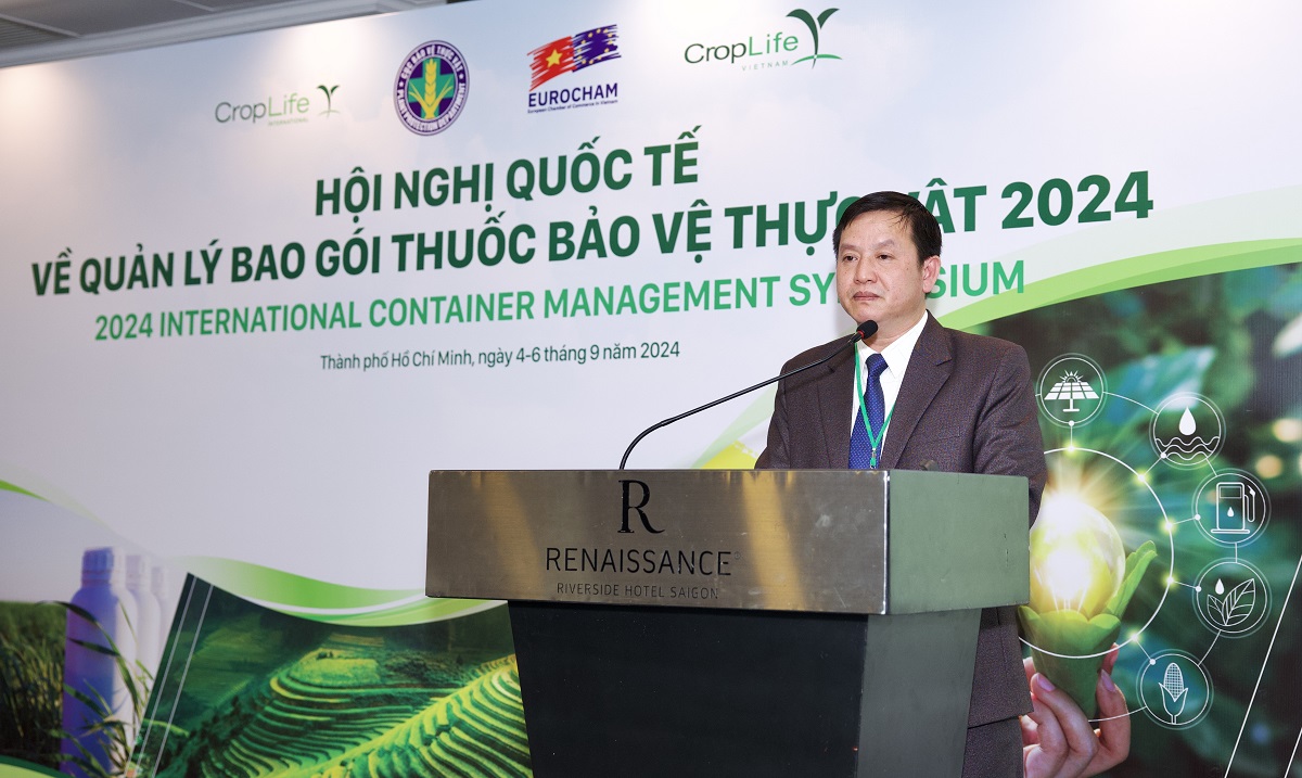 Ông Huỳnh Tấn Đạt, Cục trưởng Cục Bảo vệ Thực vật, phát biểu tại hội nghị. 