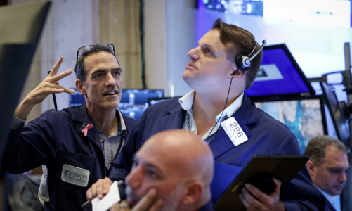 Chứng khoán Mỹ “đỏ rực” phiên đầu tháng, giá dầu lao dốc 5%