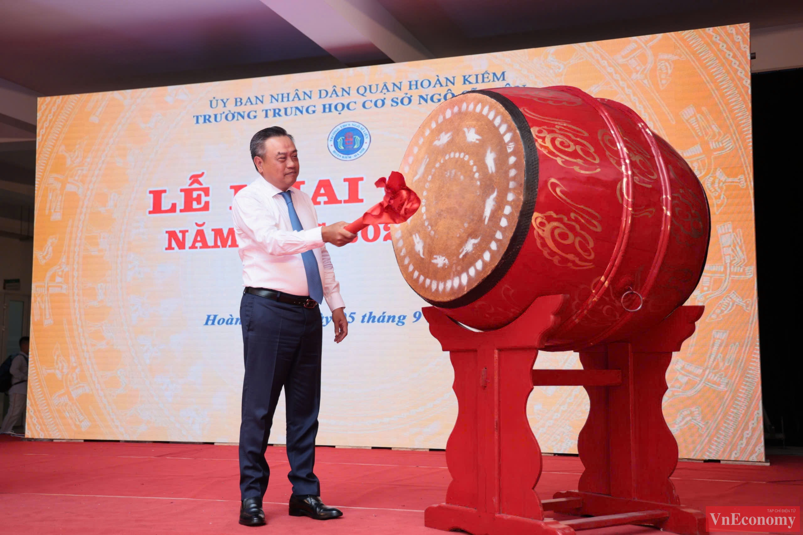 Ủy viên Trung ương Đảng, Phó Bí thư Thành ủy, Chủ tịch UBND TP Hà Nội Trần Sỹ Thanh dự lễ khai giảng năm học 2024 - 2025 tại trường THCS Ngô Sĩ Liên (quận Hoàn Kiếm, Hà Nội).