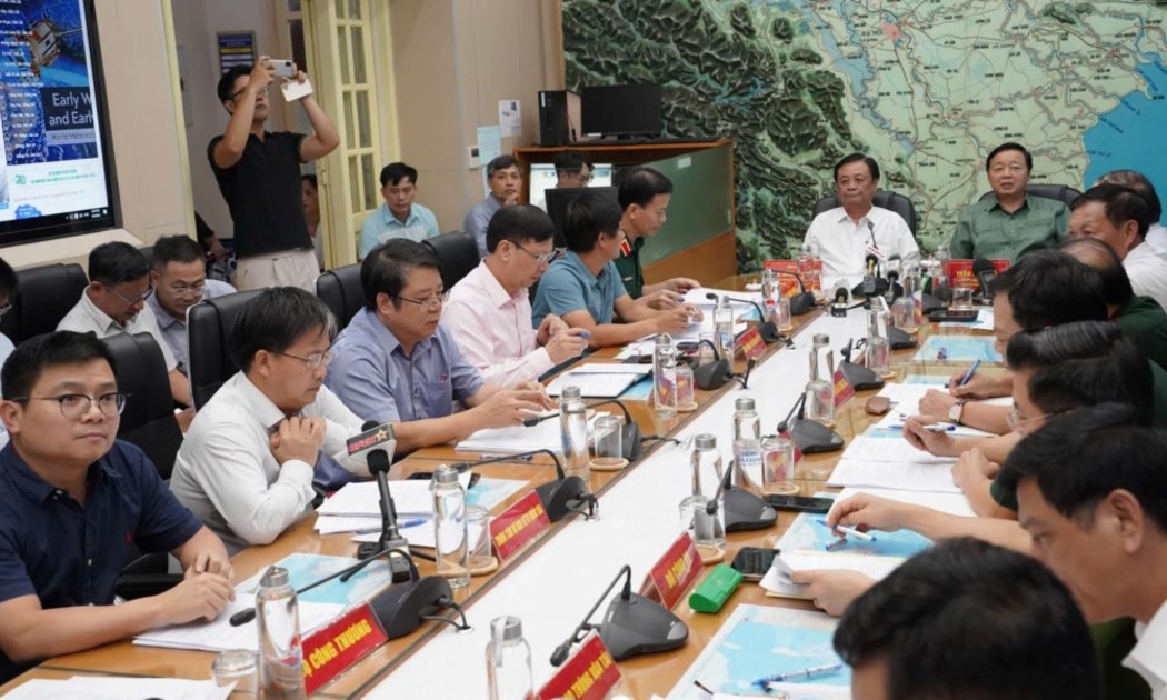 Phó Thủ tướng Trần Hồng Hà và Bộ trưởng Lê Minh Hoan chủ trì cuộc họp trực tuyến chuẩn bị phương án ứng phó siêu bão Yagi.