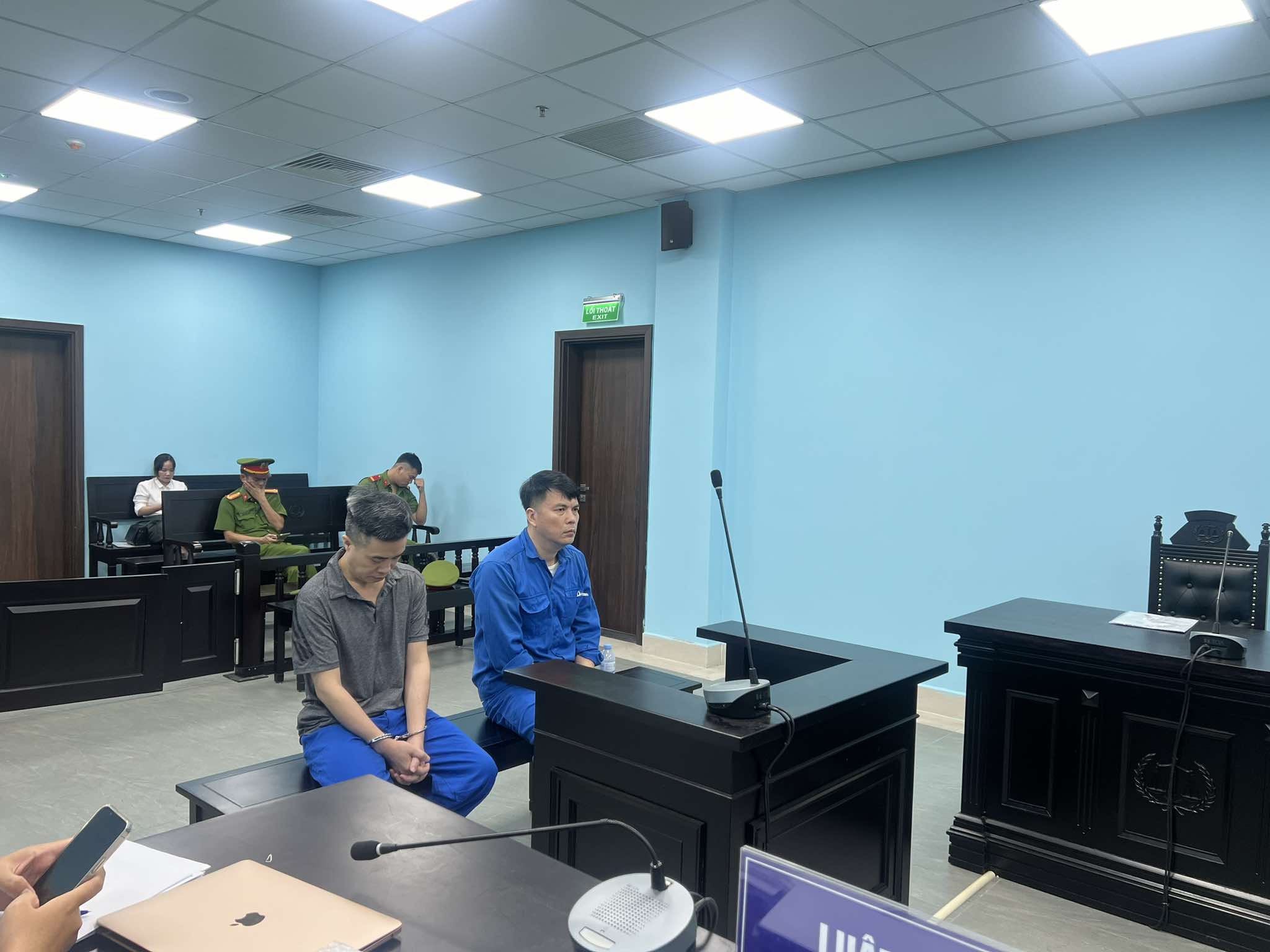 Các bị cáo tại tòa.