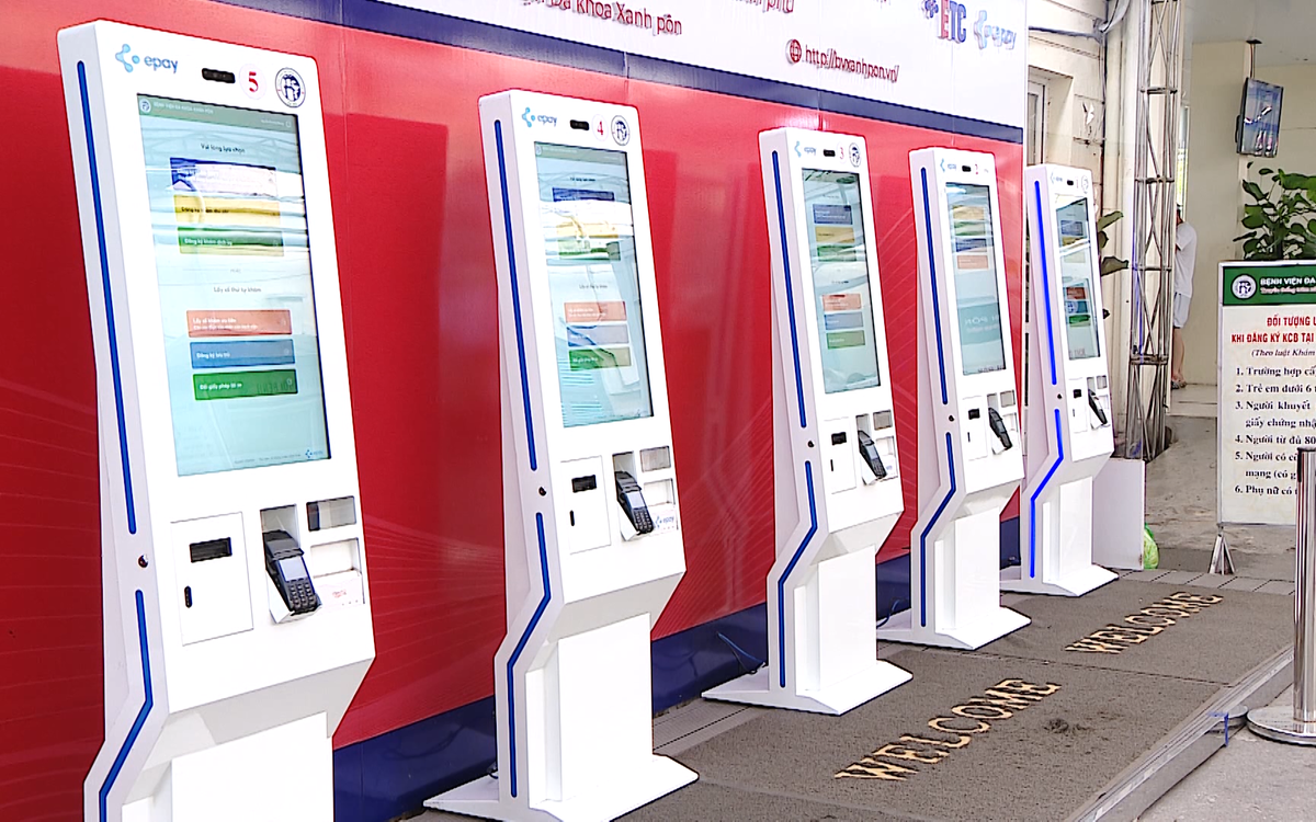 H&agrave; Nội th&iacute; điểm m&ocirc; h&igrave;nh ki ốt y tế th&ocirc;ng minh.
