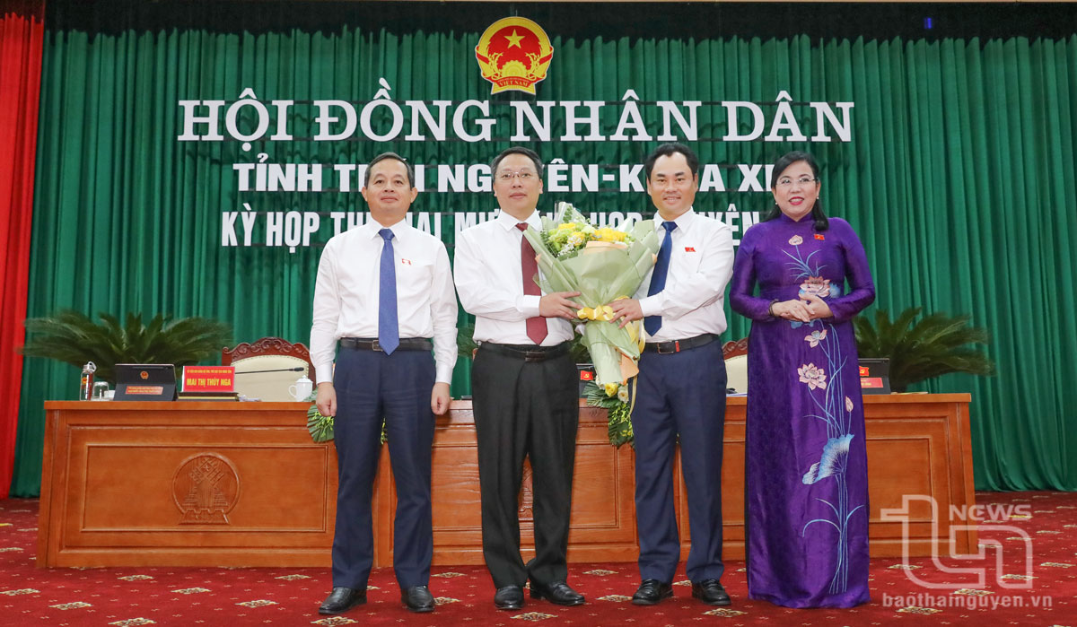Ông Nguyễn Huy Dũng được HĐND tỉnh tín nhiệm bầu giữ chức Chủ tịch UBND tỉnh Thái Nguyên khóa XIV, nhiệm kỳ 2021- 2026.