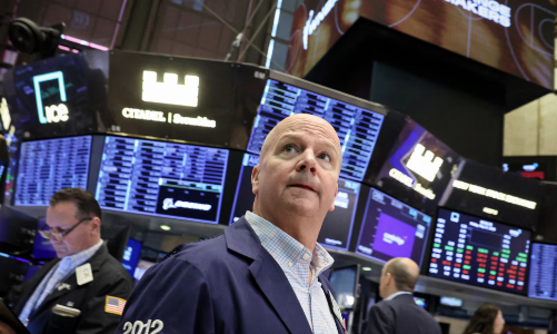 Chứng khoán Mỹ và dầu thô đồng loạt bán tháo sau báo cáo việc làm Mỹ