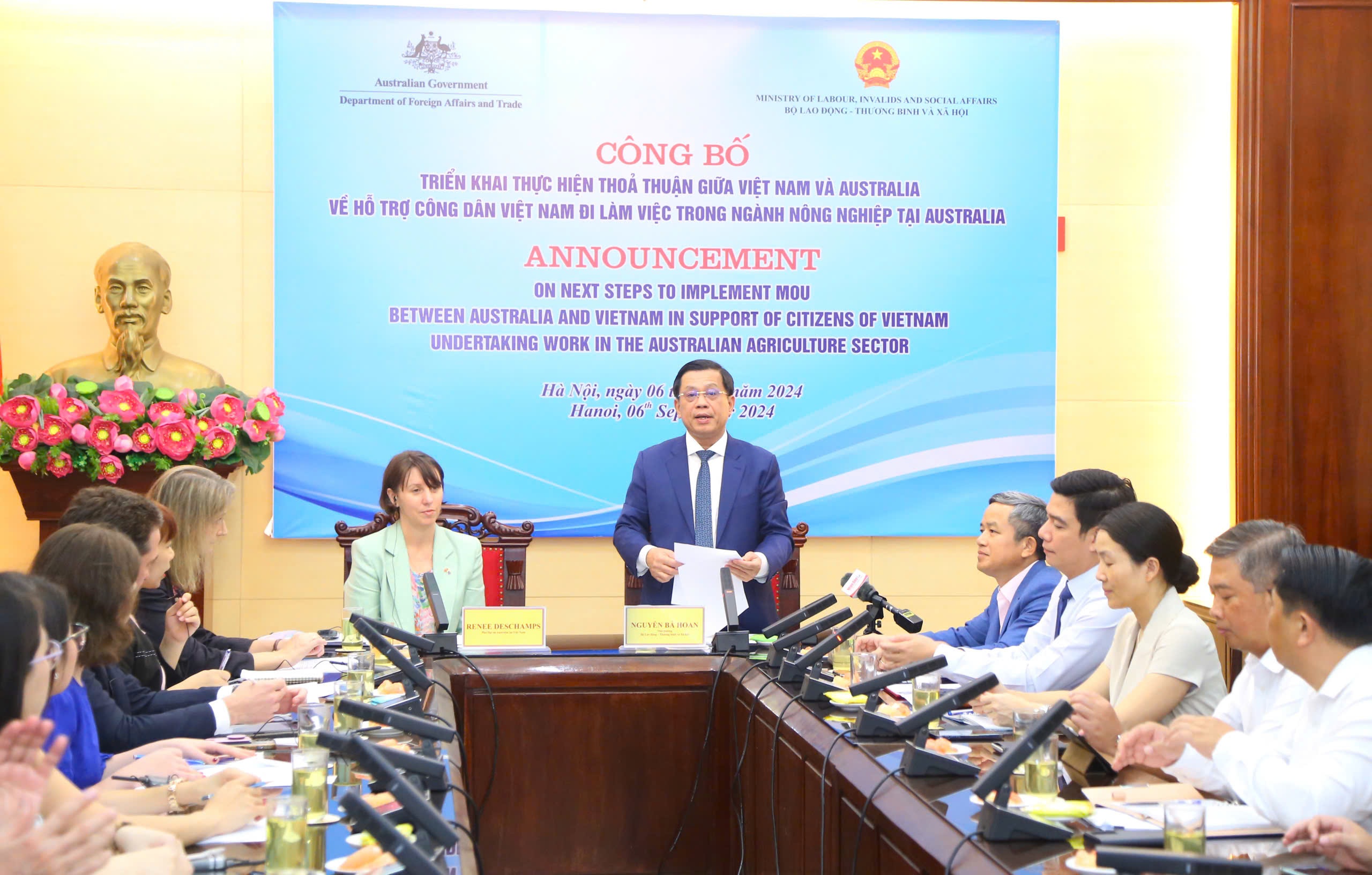 Thứ trưởng Nguyễn Bá Hoan phát biểu tại Lễ công bố triển khai thực hiện hỗ trợ công dân Việt Nam đi làm việc trong ngành nông nghiệp tại Australia. Ảnh: MOLISA.