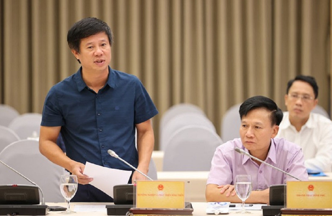 Ông Phạm Đức Luận thông tin về tình hình cơn bão số 3 tại buổi họp Chính phủ thường kỳ tháng 8/2024.