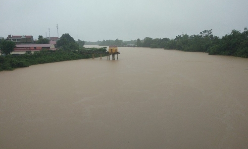 Mưa kéo dài, mức nước các sông tại Thanh Hóa, Ninh Bình dâng cao báo động 