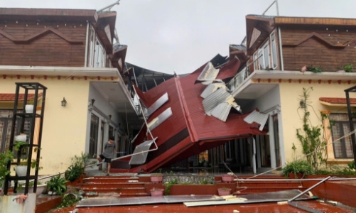 Quảng Ninh ghi nhận 3 người chết, hơn 2.000 nhà bị tốc mái do bão số 3 