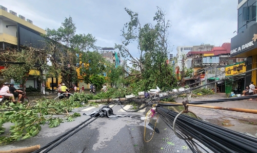 Hải Phòng chỉ đạo khẩn trương khôi phục điện nước, hệ thống viễn thông sau bão số 3