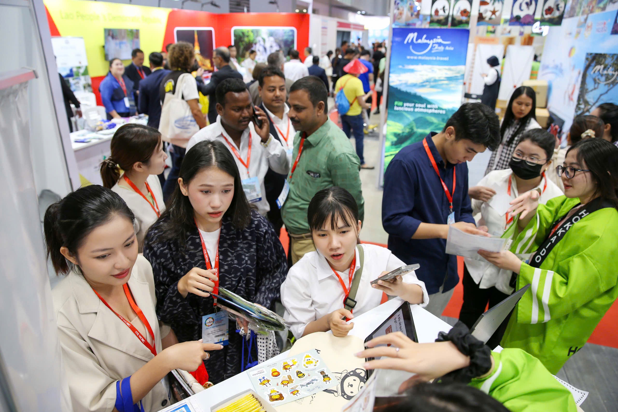 Không chỉ các doanh nghiệp trong nước, sự tham gia của nhiều cơ quan xúc tiến du lịch nước ngoài mang đến những thông tin cập nhật, các tuyến du lịch mới. 