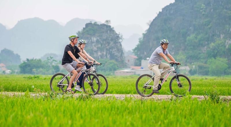Vietnam welcomes 11.4 mln foreign tourists in 8M