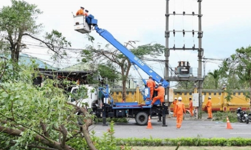 Cấp điện trở lại cho 4,2 triệu khách hàng bị ảnh hưởng do bão Yagi