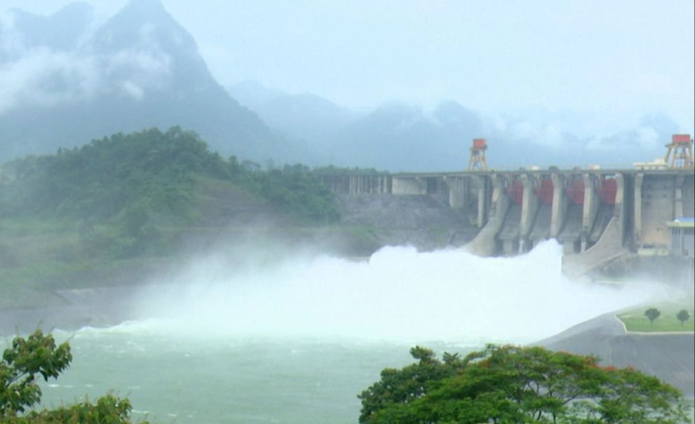 Thủy điện Tuyên Quang được lệnh mở 8 cửa xả đáy xả lũ.