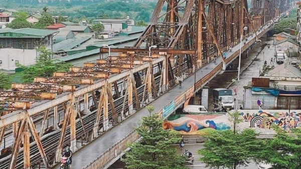 Hạ mức cảnh báo lũ, cho phép các phương tiện lưu thông qua cầu Long Biên và cầu Đuống