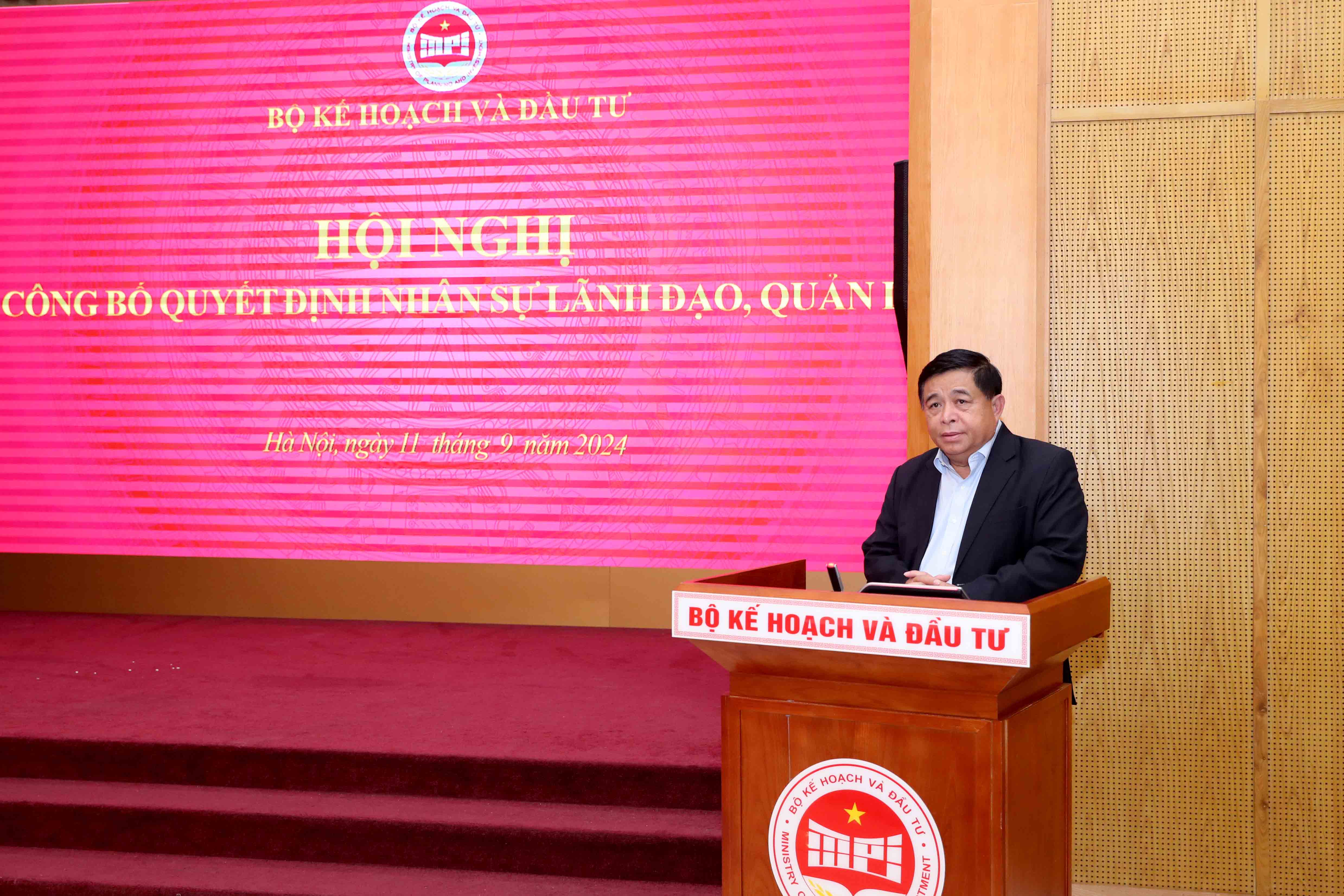 Bộ trưởng Nguyễn Chí Dũng cho biết Bộ liên tục làm công tác luân chuyển, đào tạo bồi dưỡng, tạo nguồn để phát triển cho yêu cầu công tác cán bộ cả trước mắt và lâu dài.