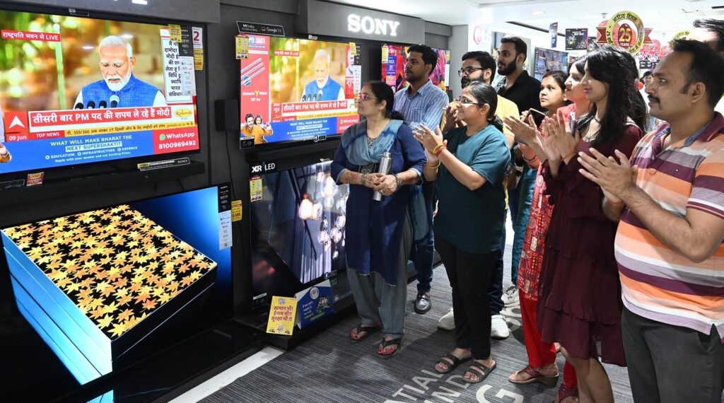 Thủ tướng Ấn Độ Narendra Modi cho biết quốc gia này đặt mục tiêu tăng trưởng ngành công nghiệp điện tử lên 500 tỷ USD vào cuối thập kỷ này