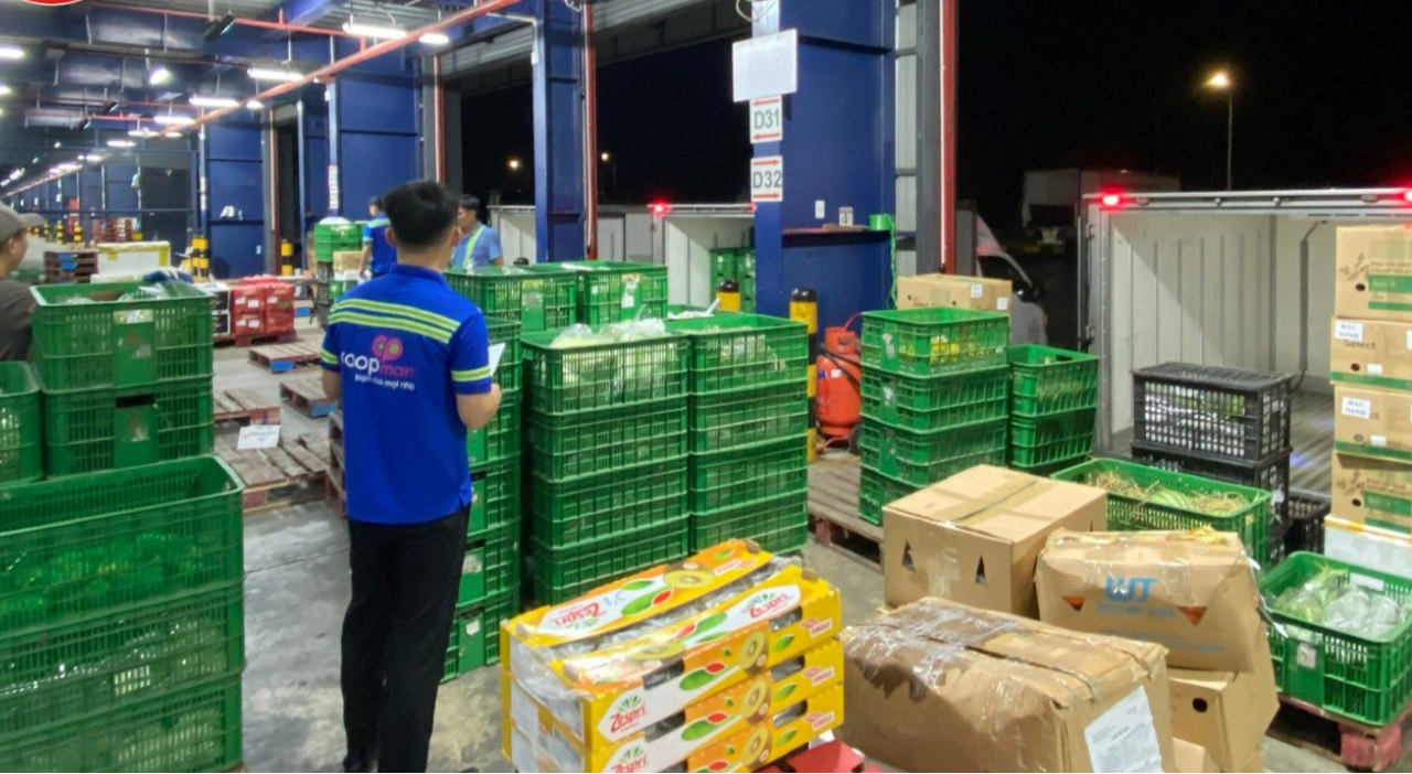 Các siêu thị Co.opmart ở phía Bắc đã chủ động tăng lượng hàng dự trữ lên gấp 3 so với ngày thường.