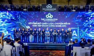 Lãnh đạo Bộ ban ngành, các đối tác chiến lược cùng Ban lãnh đạo CMC thức hiện nghi thức kích hoạt Chiến lược Chuyển đổi AI 