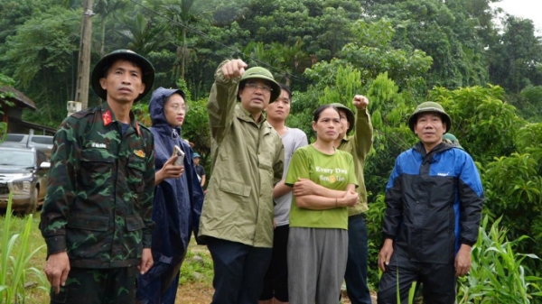 Huy động tối đa nhân lực, phương tiện tìm kiếm các nạn nhân bị lũ quét ở Làng Nủ