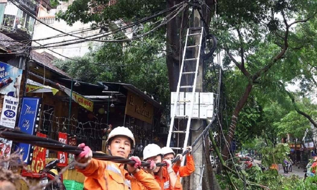 Tập trung, huy động, tăng cường tối đa mọi nguồn lực khẩn trương khôi phục nhanh nhất hệ thống điện.