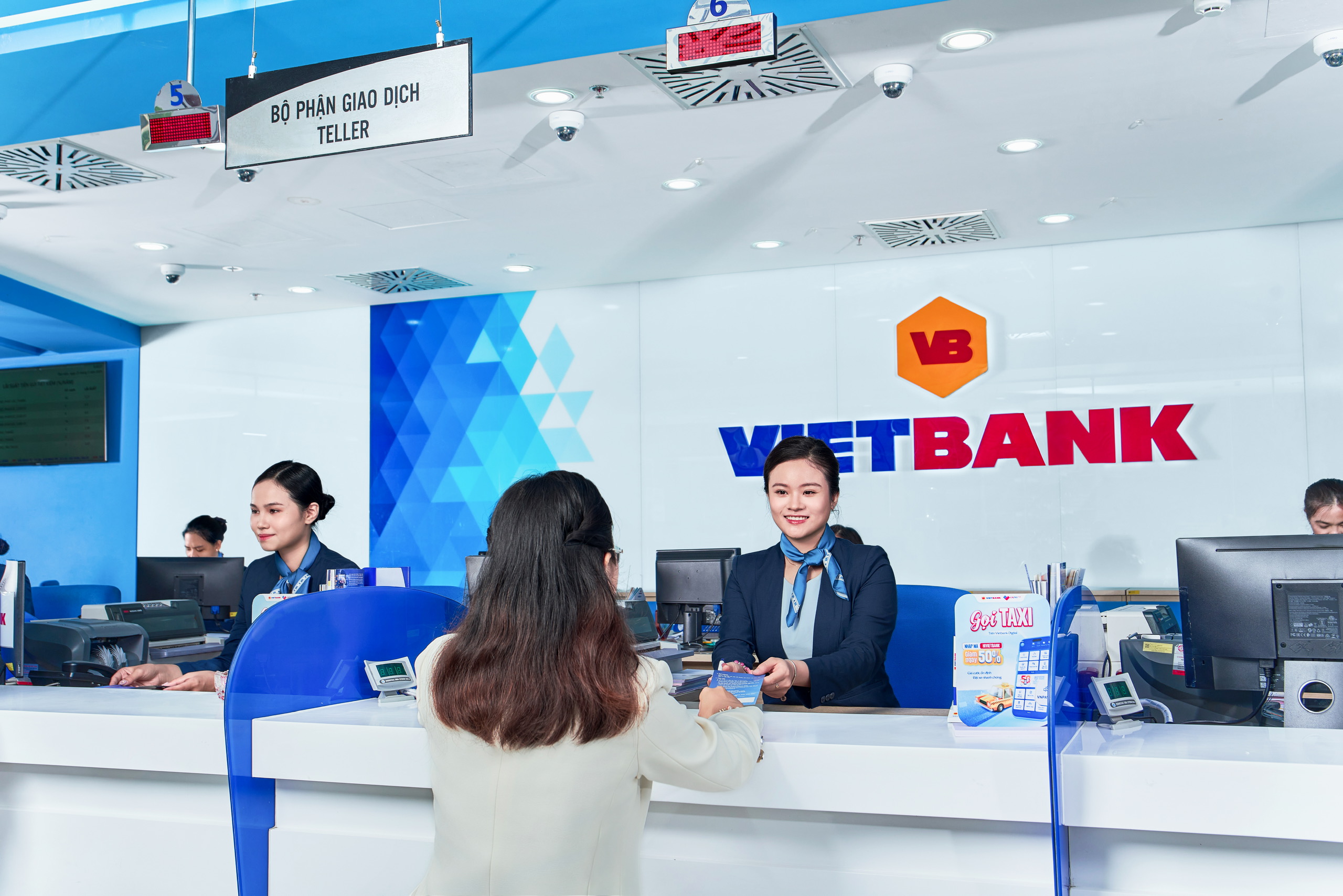 Vietbank và “cú đúp” trong ngày khai trương điểm giao dịch thứ 119 - Phòng giao dịch Vietbank Thuận An - Ảnh 1