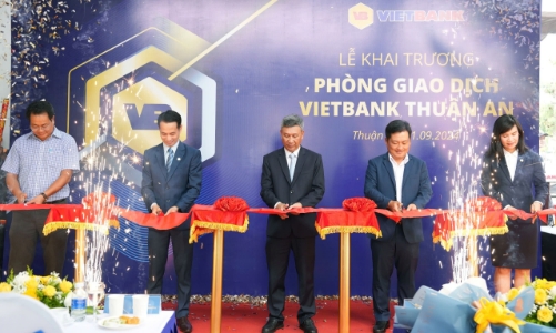 Vietbank và “cú đúp” trong ngày khai trương điểm giao dịch thứ 119 - Phòng giao dịch Vietbank Thuận An