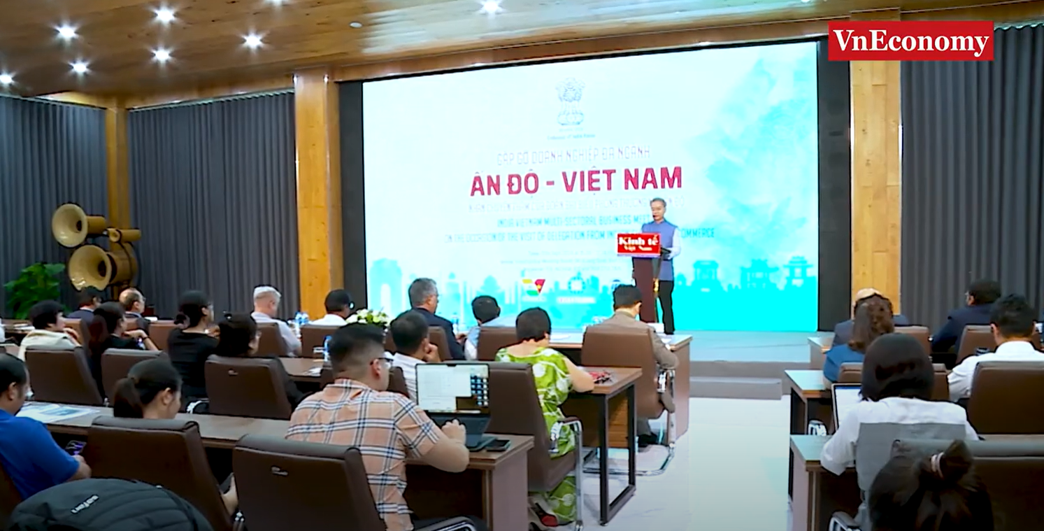 Ph&aacute;t biểu tại sự kiện, &ocirc;ng Chinpau Ngaihte, B&iacute; thư thứ nhất, Đại sứ qu&aacute;n Ấn Độ tại Việt Nam, cho biết với mục ti&ecirc;u tăng trưởng nền kinh tế Ấn Độ l&ecirc;n 5 ngh&igrave;n tỷ USD, Ch&iacute;nh phủ Ấn Độ đ&atilde; v&agrave; đang đưa ra nhiều ch&iacute;nh s&aacute;ch tăng trưởng nhằm cải thiện m&ocirc;i trường đầu tư kinh doanh, hỗ trợ v&agrave; kiến tạo nhiều cơ hội đầu tư cho c&aacute;c doanh nghiệp quốc tế, trong đ&oacute; c&oacute; Việt Nam.