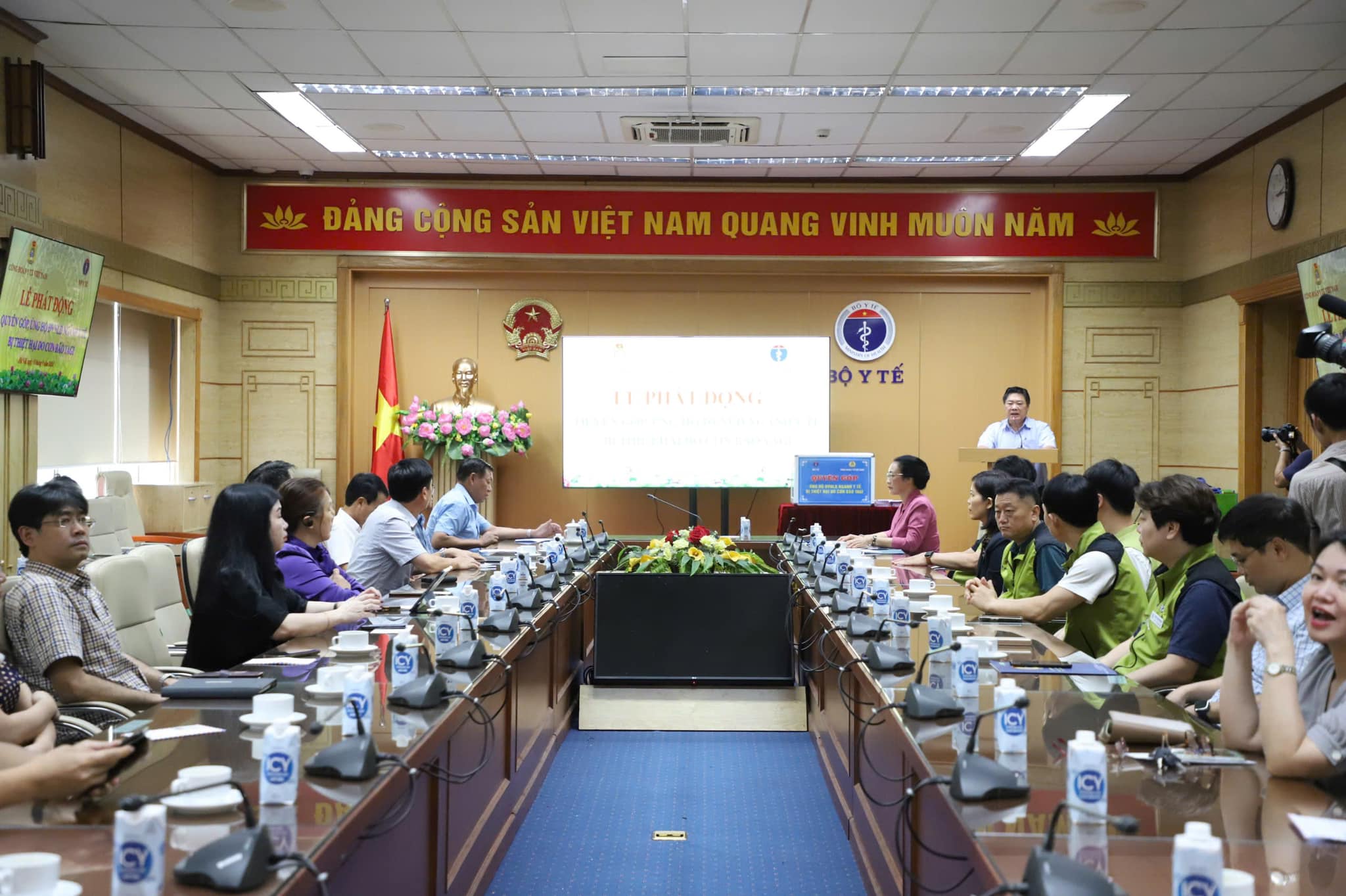 Bộ Y tế phát động ủng hộ khắc phục thiệt hại do bão số 3. Ảnh: Hà Quyên.