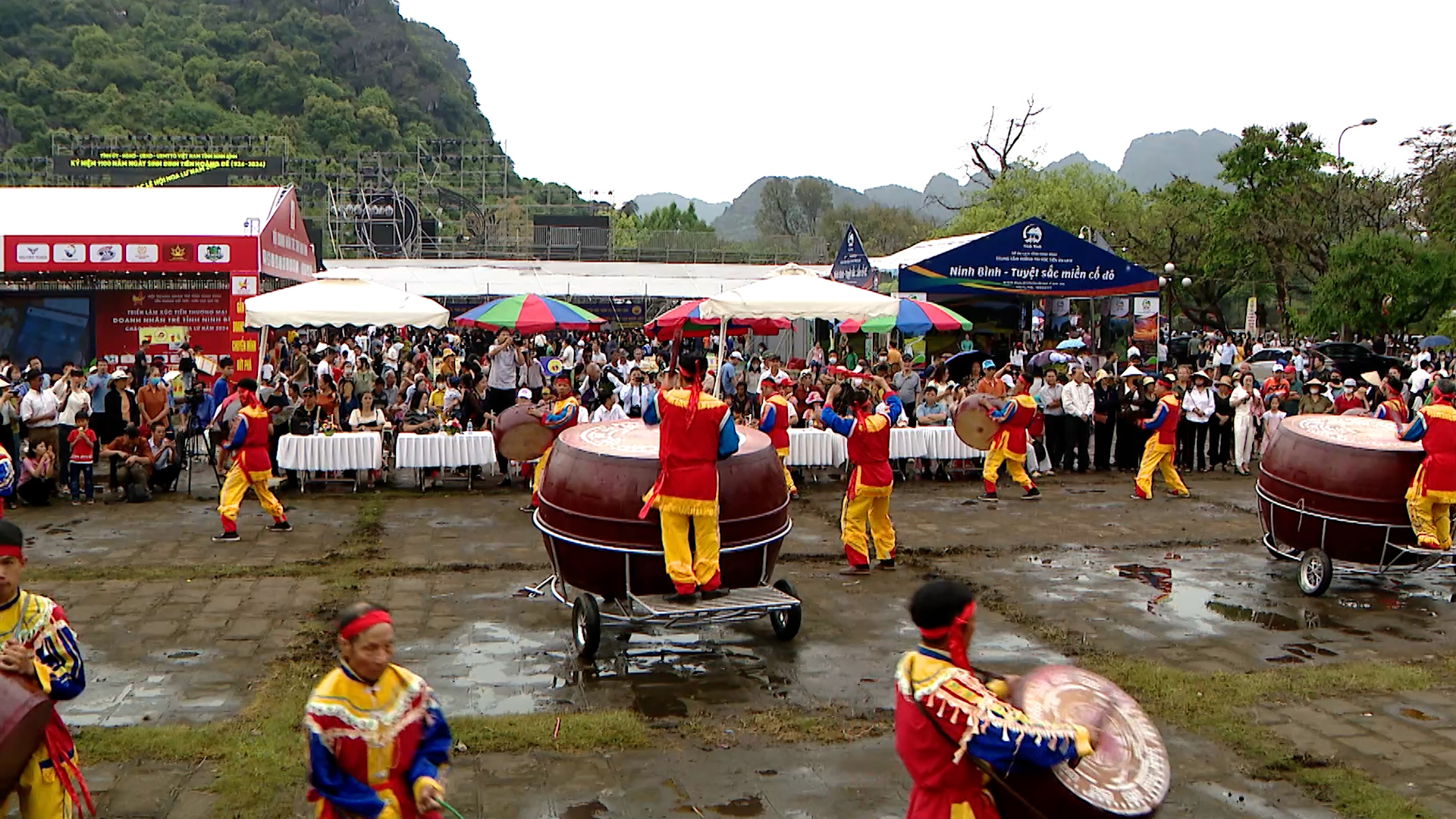 Các cơ quan, đơn vị thuộc Bộ Văn hóa, Thể thao và Du lịch tạm dừng các hoạt động vui chơi, giải trí, du lịch trong thời gian báo động lũ.
