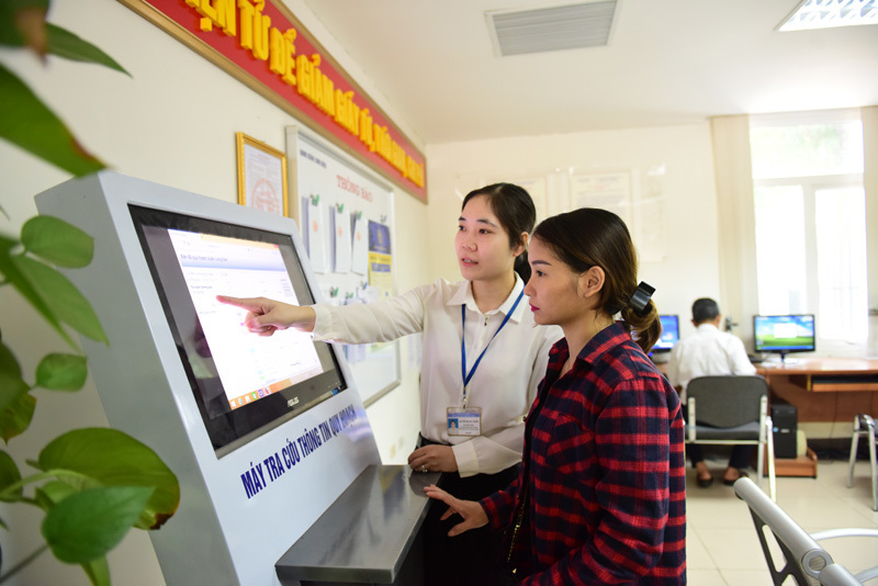 Tăng cường công tác truyền thông để người dân hiểu rõ lợi ích của việc sử dụng các nền tảng số, công nghệ số. Ảnh minh họa