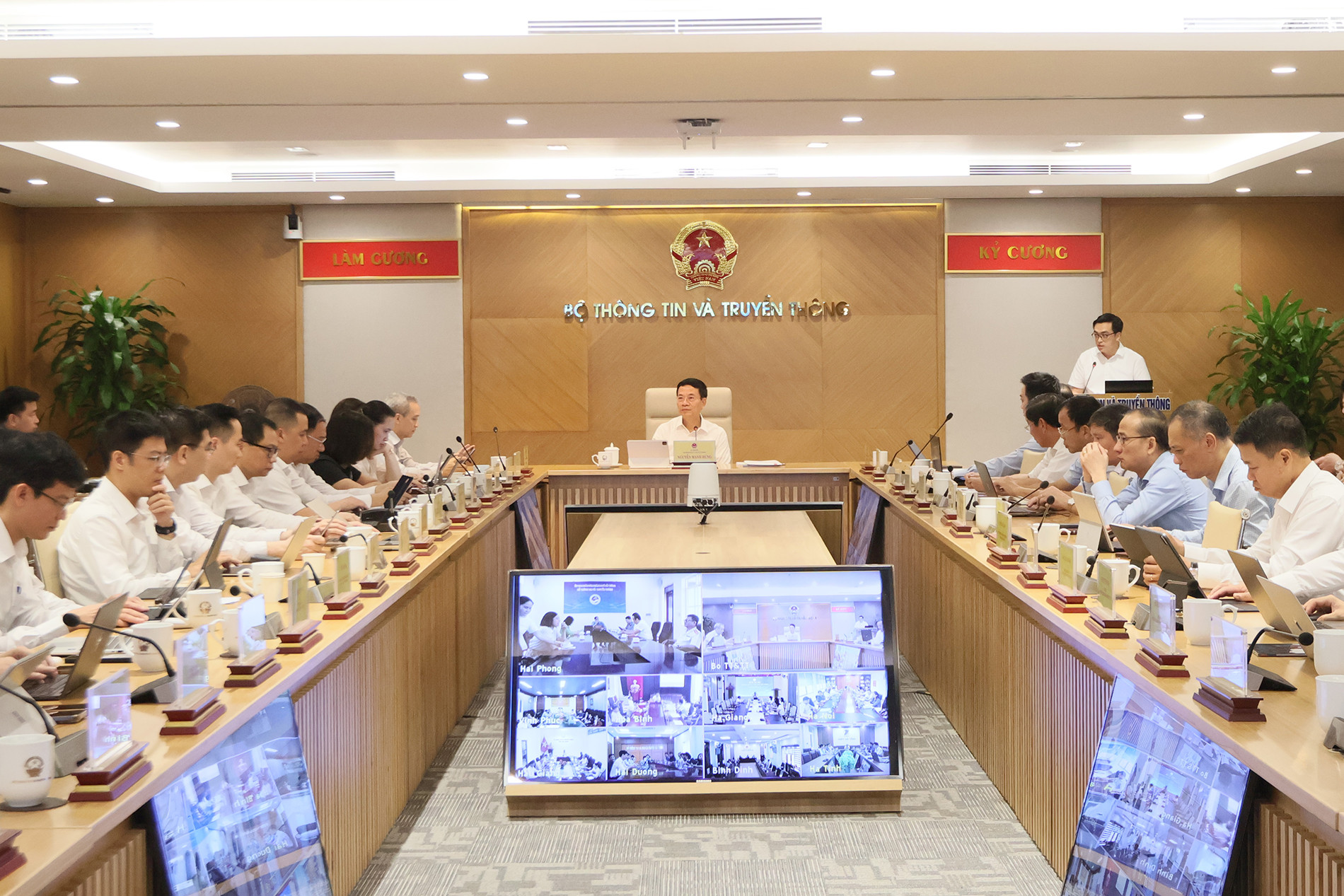 Bộ trưởng Nguyễn Mạnh Hùng chủ trì giao ban quản lý nhà nước Quý 3/2024 của Bộ Thông tin và Truyền thông với các Sở Thông tin và Truyền thông ngày 12/9.