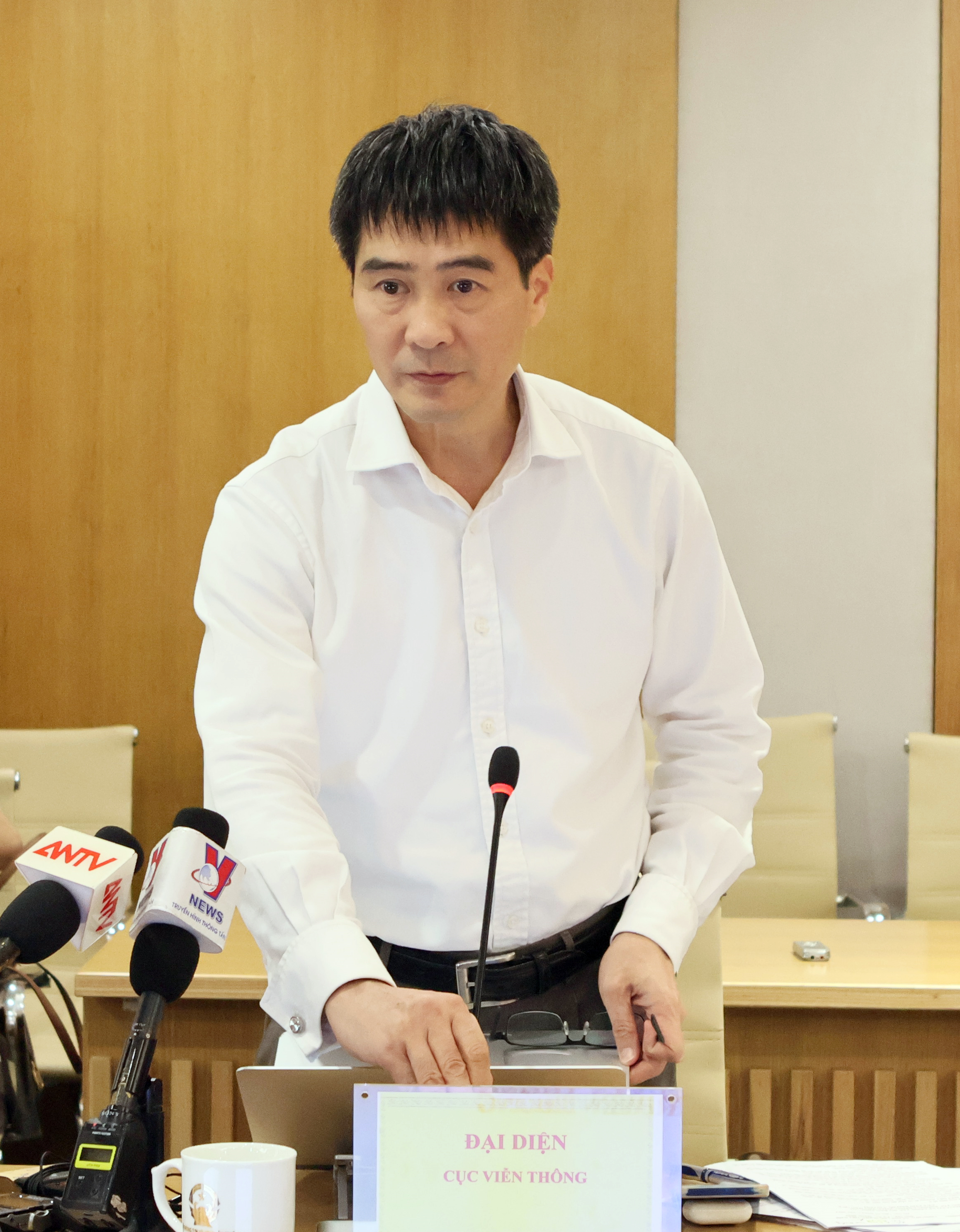 Ông Nguyễn Phong Nhã, Phó Cục trưởng Cục Viễn thông: Các doanh nghiệp viễn thông đang phấn đấu trong hôm nay, ngày mai (13 và 14/9) sẽ hoàn thành việc khắc phục sự cố các trạm.
