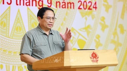 PM leads steering committee on formulating regional, international financial center project