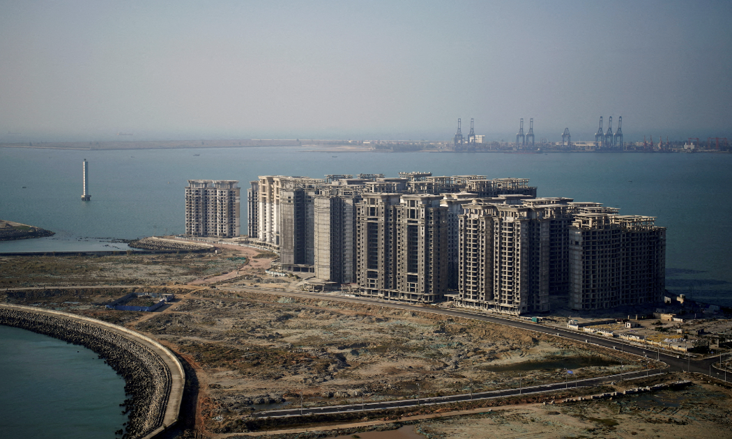 Một dự án còn dang dở của Evergrande - Ảnh: Reuters.