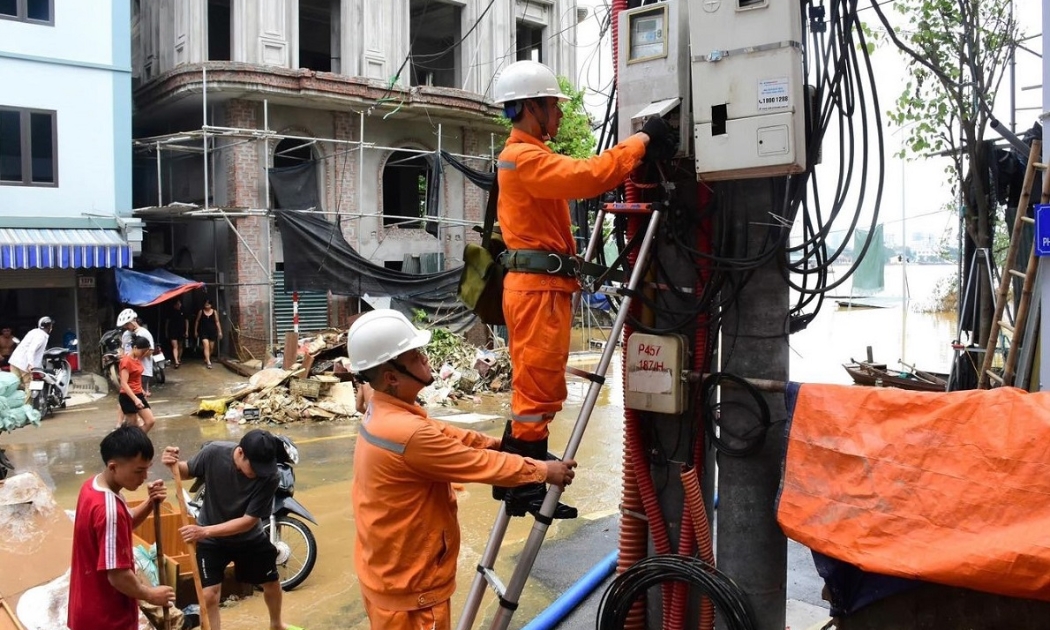 Tính đến sáng 16/9, hơn 5,98 triệu khách hàng đã được cấp điện trở lại.